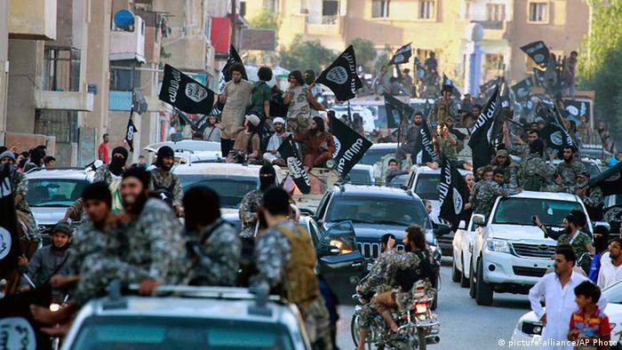 Militants in Raqqa