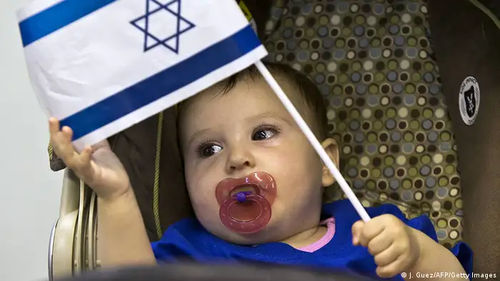 Israel Baby mit Flagge