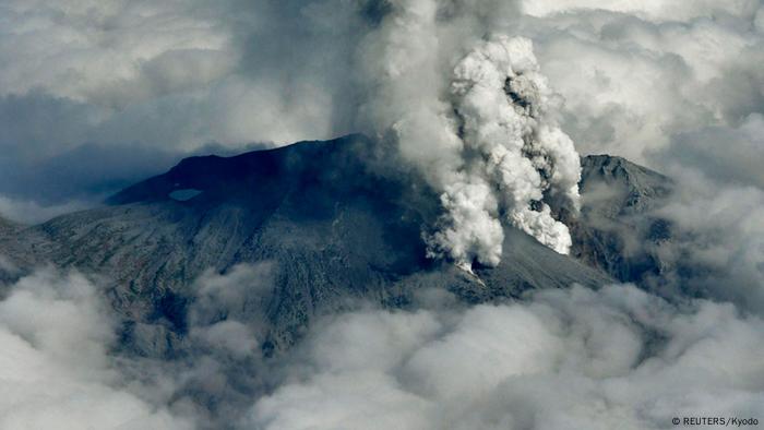 Mount Ontake′s deadly eruption | All media content | DW | 29.09.2014