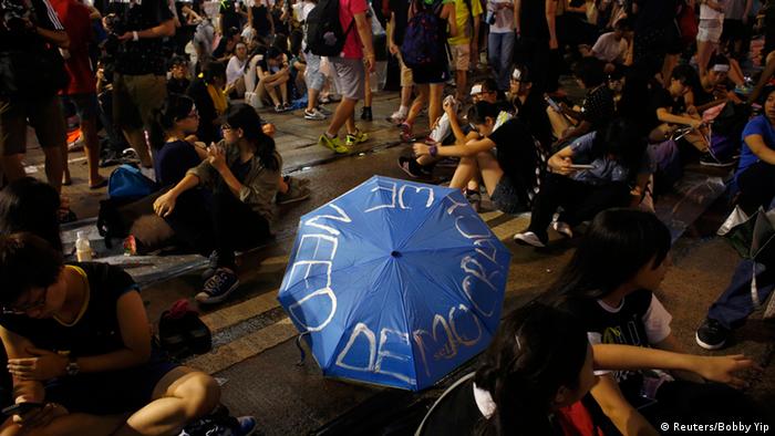 Bildergalerie Proteste in Hongkong - Parade in Peking