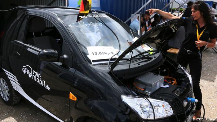 Elektroauto auf der Intersolar 2014 in München
