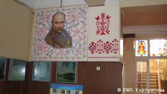 Σχολείο στο Ντονέτσκ - οι μαθητές χρησιμοποιούν ρωσικά βιβλία