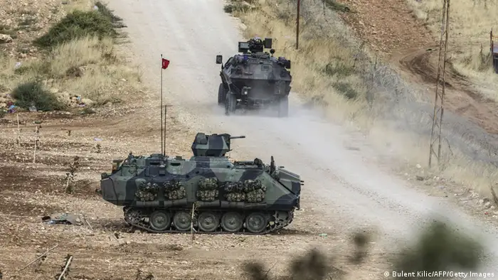 Suruc Türkei Grenze Syrien Türkei Soldaten Anti IS 02.10.2014