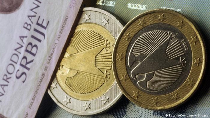 Symbolbild Währung serbische Dinar und Euro