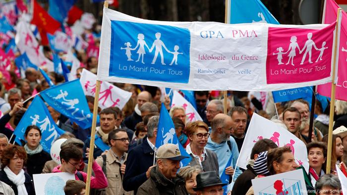 tens-of-thousands-march-for-family-values-in-paris-bordeaux-dw