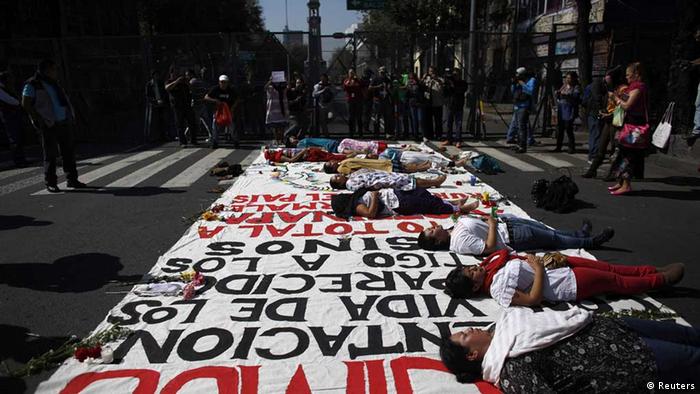 Protesta en México por las muertes y desapariciones de estudiantes