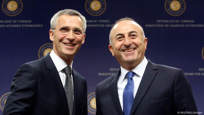 Jens Stoltenberg NATO Generalsekretär und Mevlut Cavusoglu Außenminister Türkei