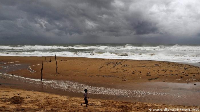 Indien Zyklone Hudhud (picture-alliance/AP Photo/B. Rout)