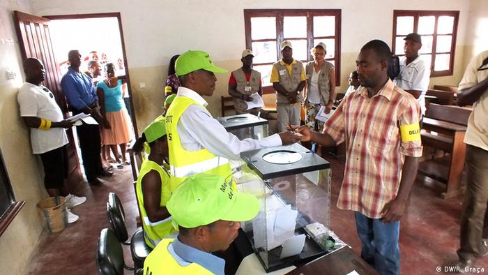 Foto de arquivo: Eleições em São Tomé e Príncipe, em 2014.