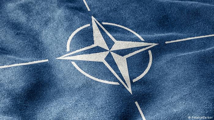 Symbolbild NATO Sicherheitspolitik Flagge