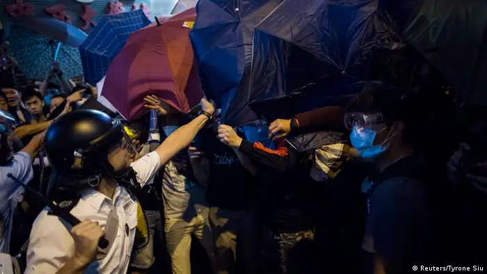 Zusammenstöße Demonstranten und Polizei Hong Kong 17.10.2014