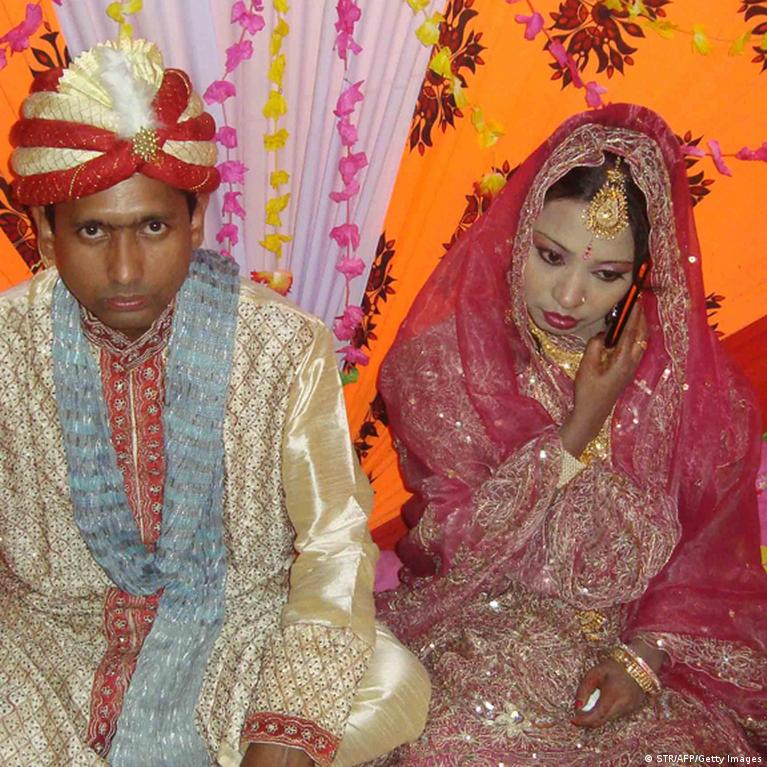 Ochiq havoda etuk jinsiy aloqa fotosurati