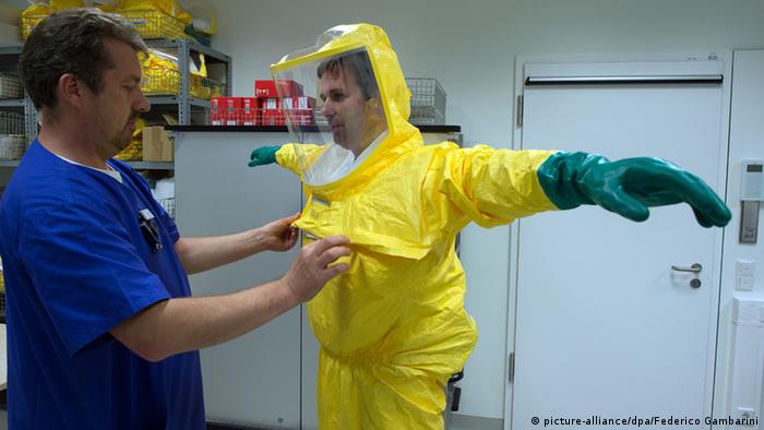 Ebola Sonderisolierstation in Düsseldorf (Foto: picture-alliance/dpa/Federico Gambarini)