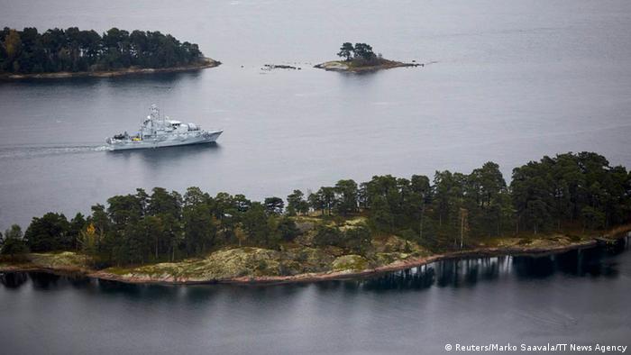 Корабель ВМФ Швеції під час пошуку іноземного підводного човна у жовтні 2014 року