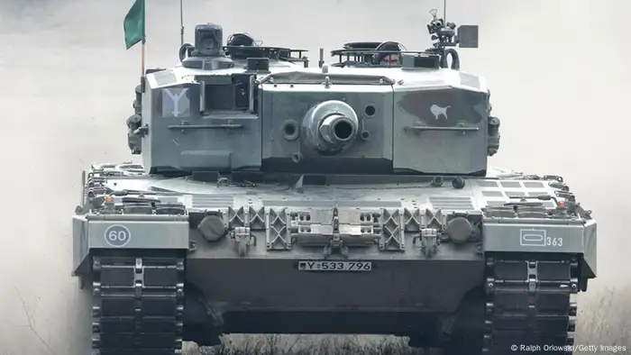 Symbolbild Waffenexporte Deutschland Panzer (Ralph Orlowski/Getty Images)