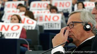 Juncker im Europaparlament 22.10.2014 Protest gegen Sparpolitik