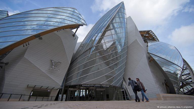 This sensational Frank Gehry building in the Bois de Boulogne