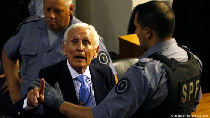 Argentinien Prozess Urteil La Cacha Miguel Etchecolatz 24.10.2014 (Reuters//Enrique Marcarian)