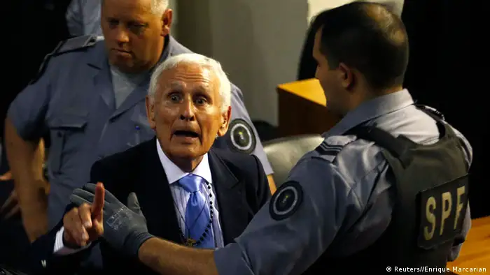 Argentinien Prozess Urteil La Cacha Miguel Etchecolatz 24.10.2014 (Reuters//Enrique Marcarian)