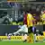 Dortmunds Torhüter Roman Weidenfeller kann den Ball von Hanovers Hiroshi Kiyotake nicht halten (Foto: REUTERS/Ralph Orlowski)