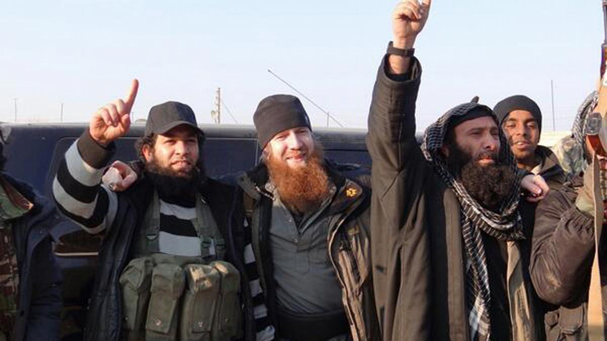 Поднятый палец вверх у мусульман. Полевой командир Шишани Сирия. Тархан Батирашвили.