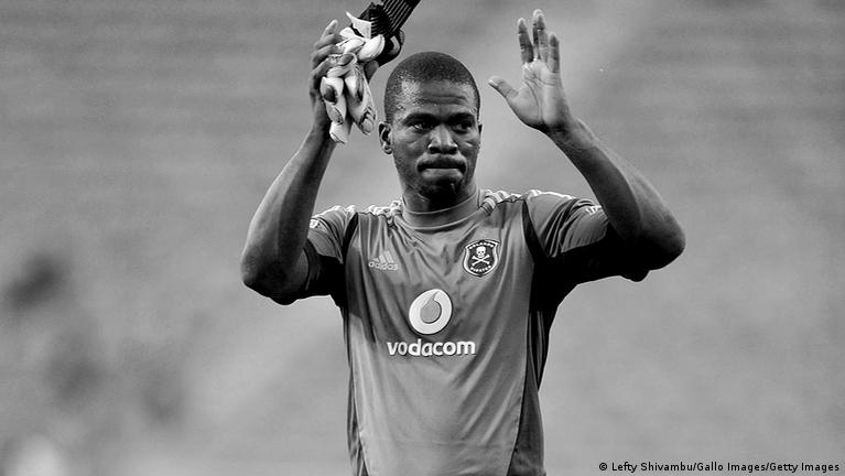 Tributes flow in for Meyiwa – DW – 10/27/2014