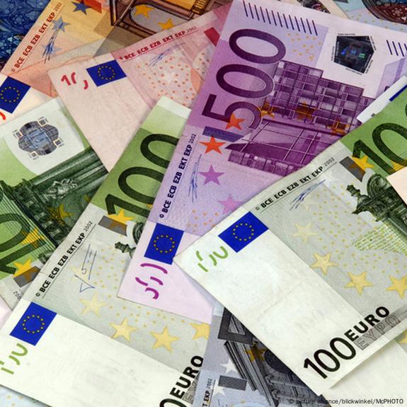 New 10 euro banknote in circulation: Watermark, hologram, emerald number