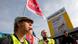 Streikende bei Amazon in Rheinberg im Oktober (Foto: dpa) Streikende bei Amazon in Rheinberg im Oktober (Foto: dpa)
