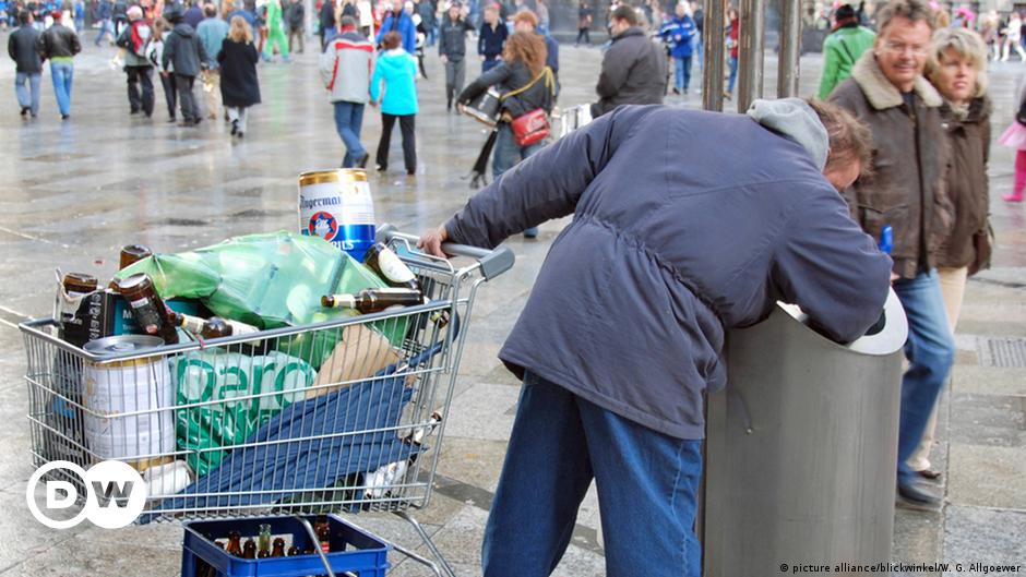 Poverty in Germany at its highest since reunification DW 02/19/2015