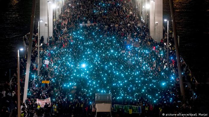 Proteste gegen Internet-Steuer in Ungarn 28.10.2014