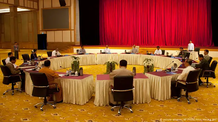 Myanmar Präsident Thein Sein Beratungen über Verfassungsänderung Runder Tisch