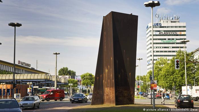 Richard Serra Skulptur Terminal in Bochum