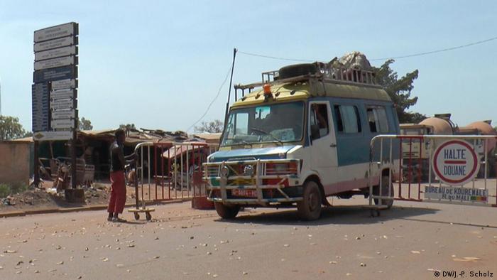 Mali Kourémalé Ebola (DW/J.-P. Scholz)