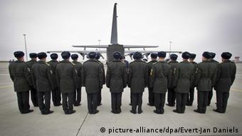 Возвращение останков жертв катастрофы Боинга-777 в Нидерланды