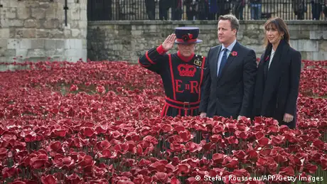 Großbritannien Gedenkfeier Weltkrieg Poppies Mohnblumeninstallation