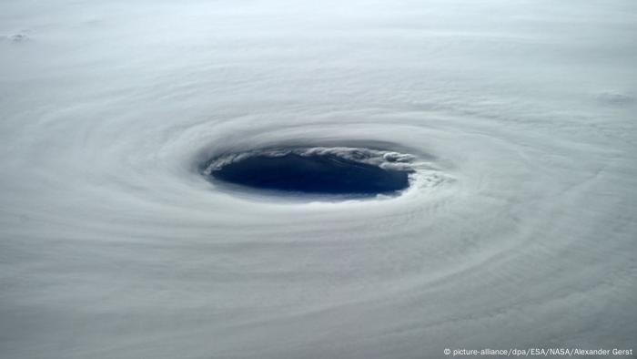 Blick von der ISS Super Typhoon Vongfong