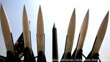 (FILE) A view of the North Korea's Scud-B missile (C) and USA Hawk surface to air missiles (front) at the Korea War Memorial Museum in Seoul, South Korea (File photo 25.05.2009). North Korea on Thursday 02.07.2009 fired what appeared to be two short-range missiles off its east coast, a South Korean Defence Ministry spokesman said. EPA/JEON HEON-KYUN +++(c) dpa - Bildfunk+++