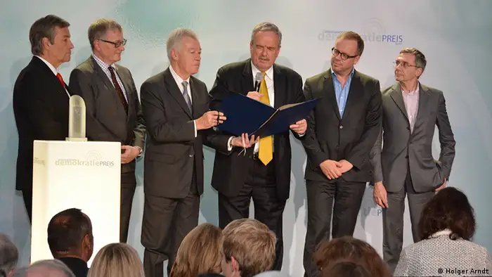 Verleihung des Internationalen Demokratiepreis Bonn am 18.11.2014 an Reporter ohne Grenzen