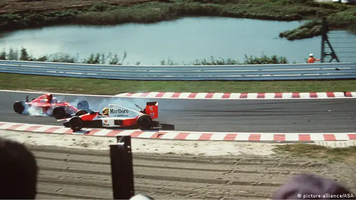 Suzuka 1990 Alain Prost and Ayrton Senna crash