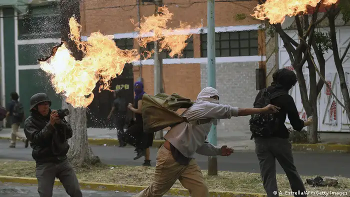 Mexiko Demonstration Mord an Schülern 20.11.2014