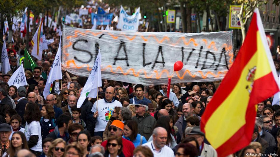Miles de personas manifiestan en Madrid contra el aborto