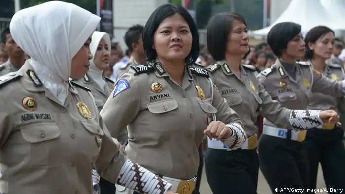 Indonesische Polizistinnen Archiv 2013