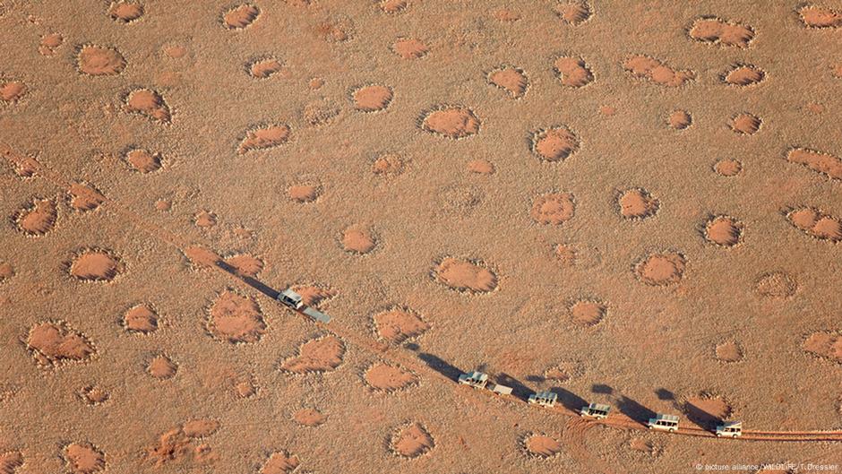 The mystery of Namibia's desert 'fairy circles' – DW – 09/18/2017