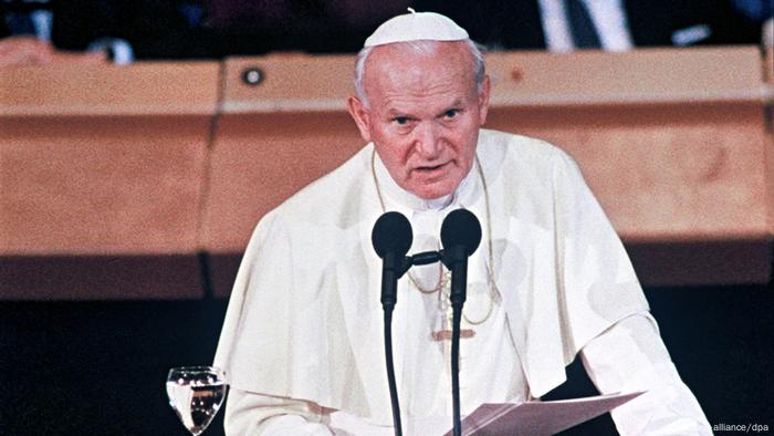 Juan Pablo II conocía el encubrimiento de abusos sexuales″ | Europa al día  | DW | 07.02.2017