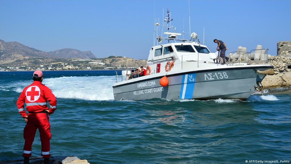 Greek rescuers save migrants near Crete