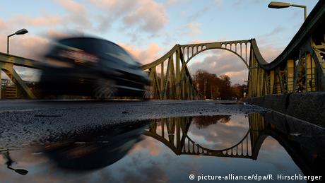 BdT Deutschland Berlin Glienicker Brücke vor Vollsperrung