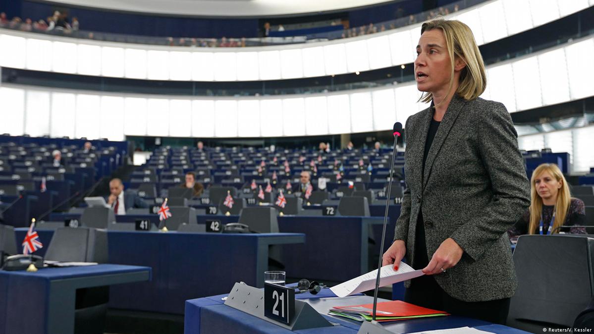 дебаты фото картинки рука. представитель украины дебаты. дебаты депутатов. дебаты депутатов. дебаты депутатов.