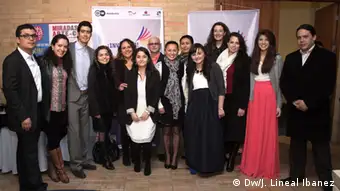 Gruppenbild von der Verleihung des ¡Investiga! Journalistenpreises in Bogota, Kolumbien (Foto: DW/J. Lineal Ibanez).
