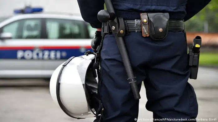 Polizei in Österreich (picture-alliance/APA/picturedesk.com/Barbara Gindl)