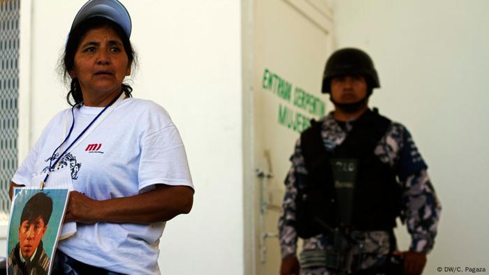 En el tercer día de recorrido, las madres acudieron a la Estación Migratoria del INM en Acayucan, Veracruz, con la intención de acceder a la base de datos de los actuales detenidos por las autoridades migratorias. Sin embargo no obtuvieron información alguna sobre el posible paradero de sus hijos. La base de datos actual sólo contiene información de los últimos tres años. 